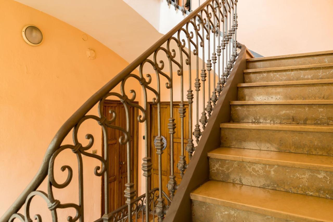 Alessandria Central Apt 10Min Walk Central Station Екстериор снимка
